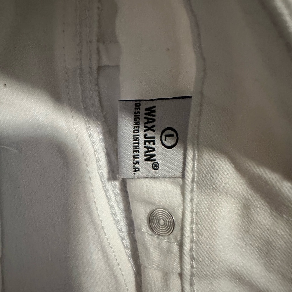 Wax Jean Women's White Jean Shorts - Picture 5 of 6